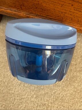 Retired Tupperware lil food chopper blue